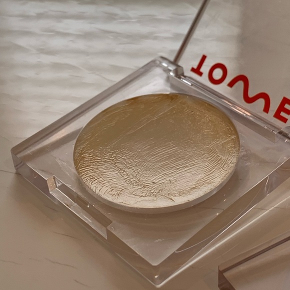 Tower 28 highlighter and bronzer sculpting - Picture 4 of 4